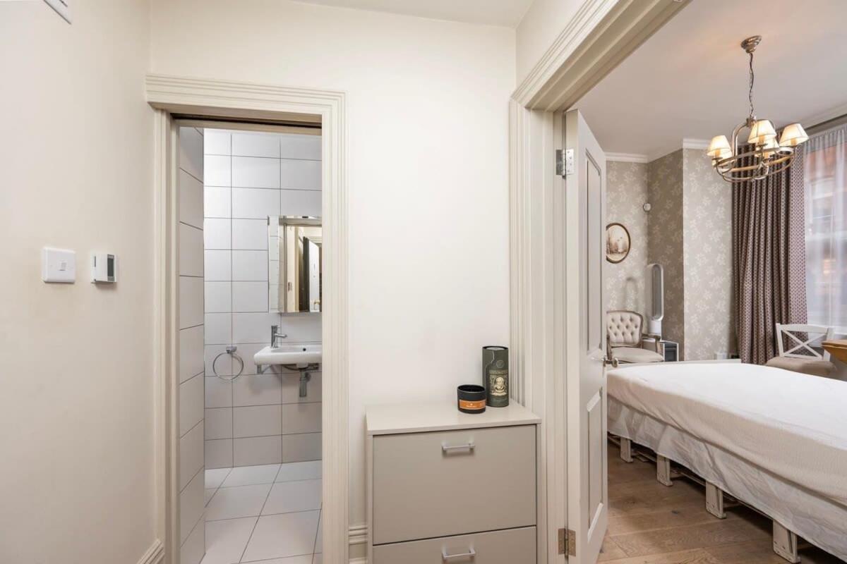 Charming Chelsea Studio Your Cozy Urban Retreat Londýn Exteriér fotografie