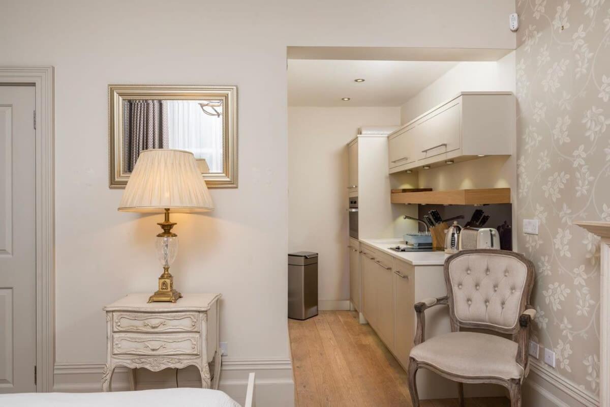 Charming Chelsea Studio Your Cozy Urban Retreat Londýn Exteriér fotografie